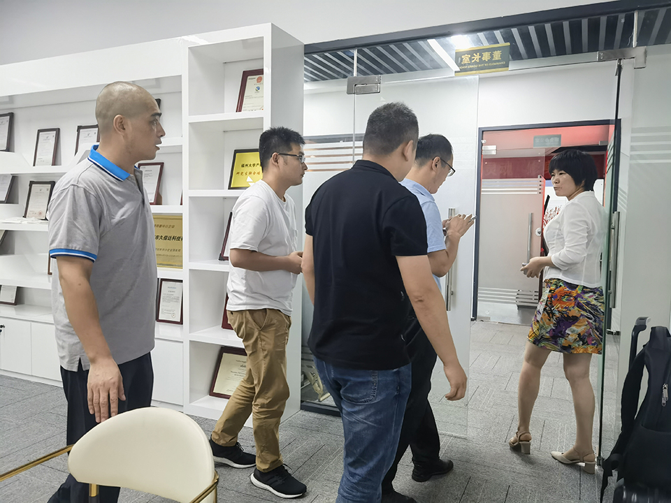 久信達(dá)歡迎添可智能看廠，為您帶來環(huán)保包裝解決方案(圖2)